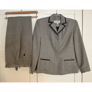 Larry Levine Suits Womens‎ Blazer & Pant Set Grey Size 6P Office Work Career